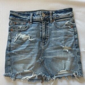 american eagle distressed mini denim skirt